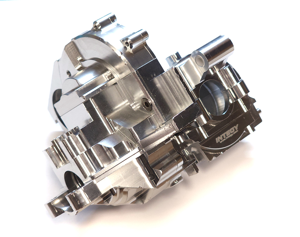 24.ZF210 Silver Billet Machined Rear Bulkhead for Traxxas 1/10 Maxx 4S (new, damaged) - Image 1