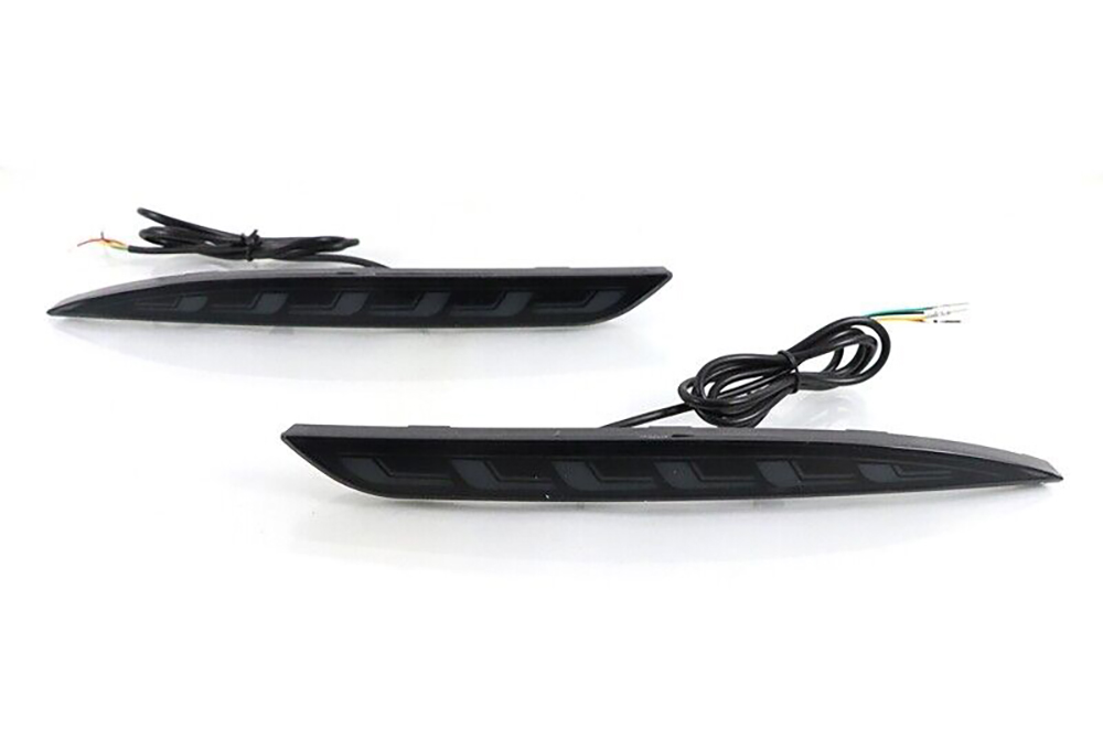 C33477 Black Housing Full LED Rear Bumper Fog Reflex Lamp for Tesla 17-23 Model 3 - Image 1